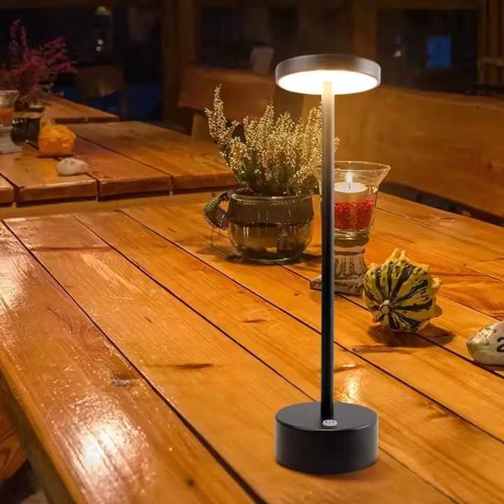 Lunoro Lamp